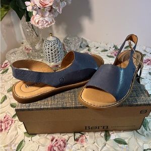 Born sandals